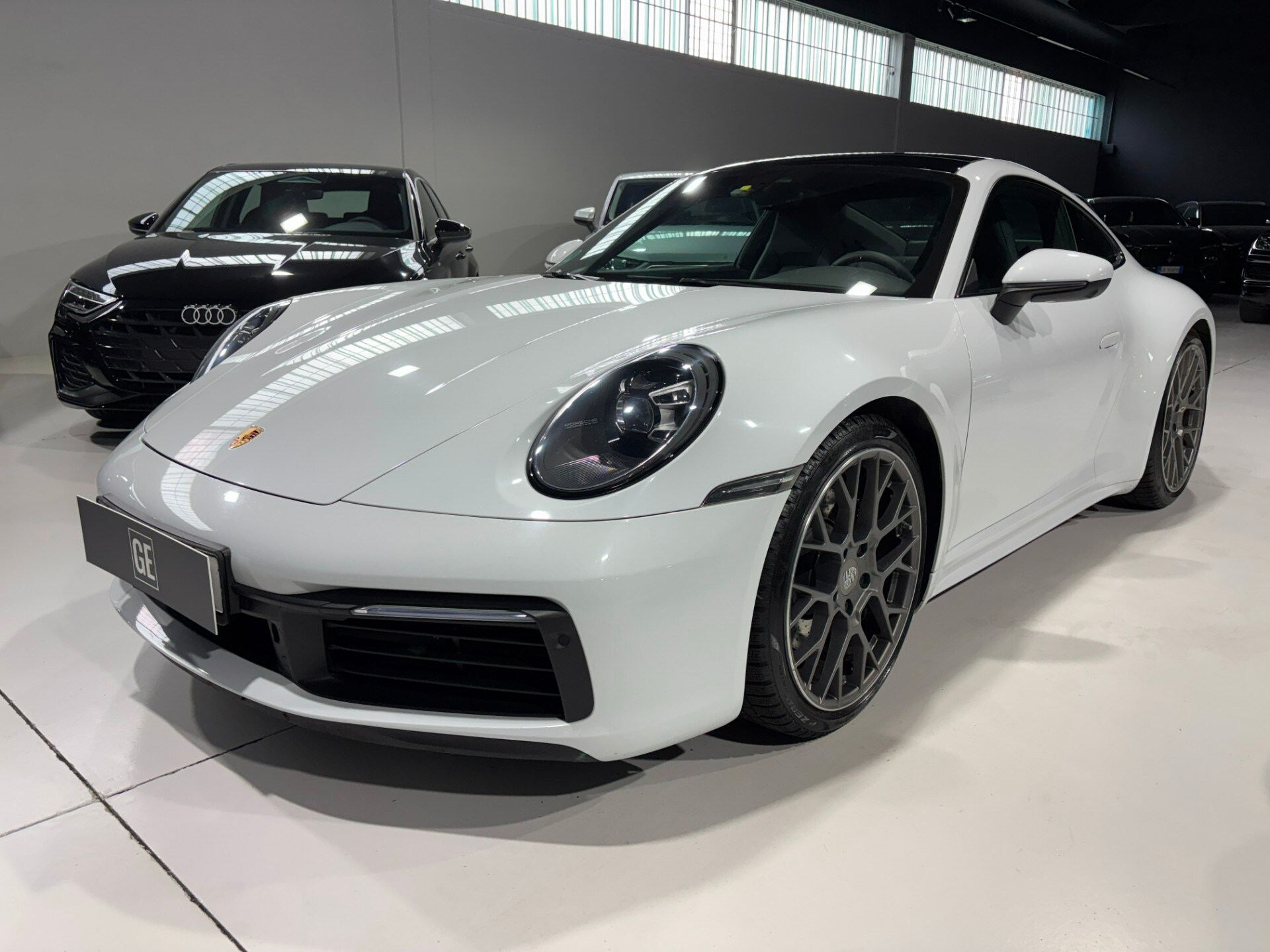Foto PORSCHE 911           (992)